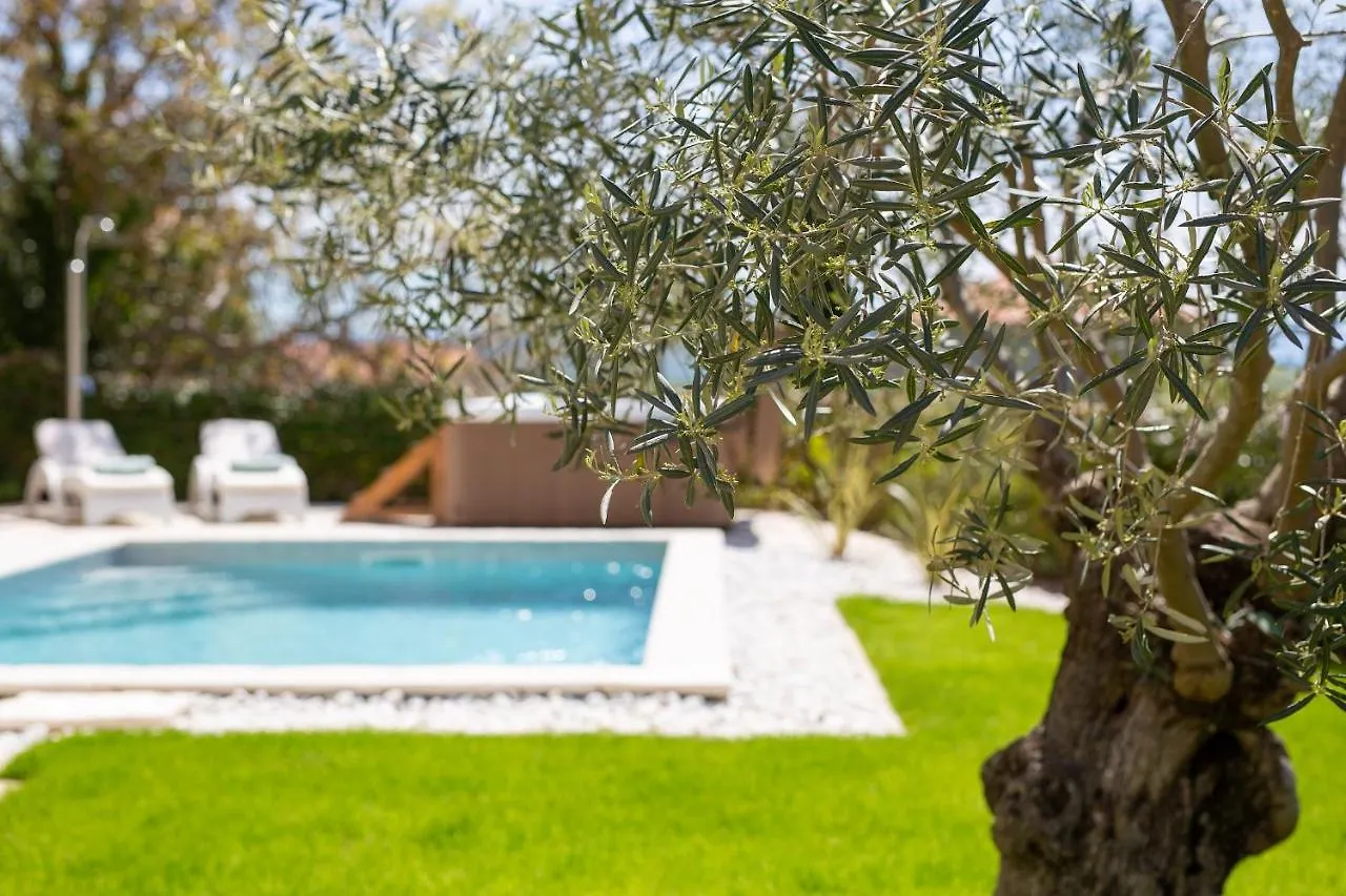 Villa Fundica Vrh  Holiday home Vrh (Krk)